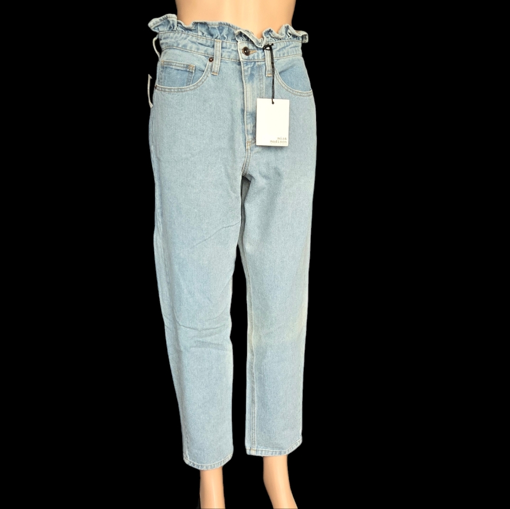 NWT Mia & Madison Size 8 jeans. High-rise paper bag waist light wash Mom jeans